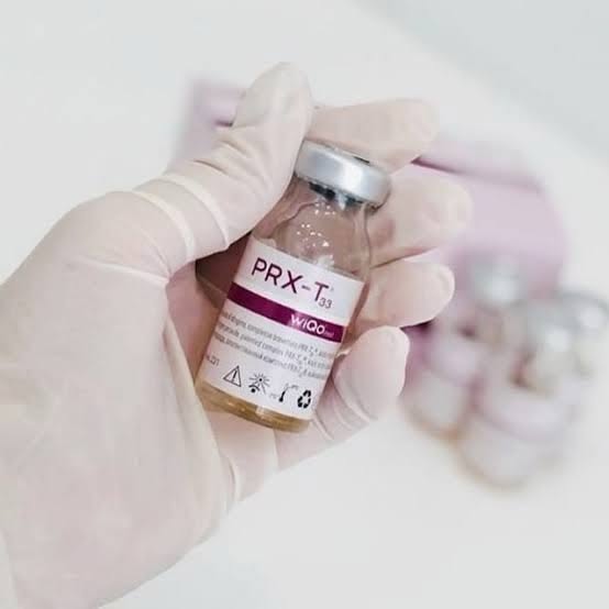 Zoom sur le PRX-T33 : La révolution anti-âge sans aiguille. 🧬 

Vous rêvez d’une peau plus ferme, d