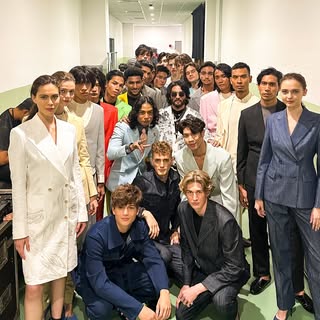 Day2 Backstage for Bernard Chandran @bernardchandran @bernardchandranofficial - TKLMFW -
Hair lead b