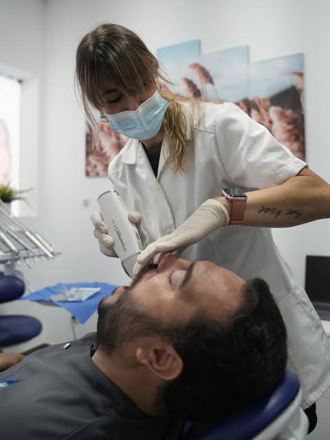 En Clínica Kalon apostamos por la tecnología más avanzada para que tu experiencia en el dentista sea