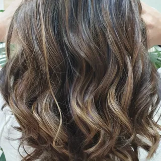 Morena Iluminada ✨️✨️

#morenailuminada 
#cabelosaudável 
#courocabeludosaudavel
#Iluminada 
#cortes