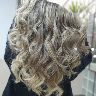 Loiro Perfeito com Terapia. Cuide dos seus cabelos antes, durante e depois do processo de descoloraç