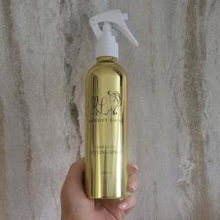 Products are back in stock gals! Anddd we have a newbie! ✨️ RL MIRACLE SPRAY ✨️ It's a 10 in 1, it h
