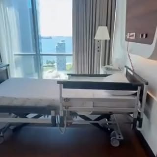 Enjoy a smooth and comfortable recovery with modern patient rooms, 24/7 nursing care with SurgMed He