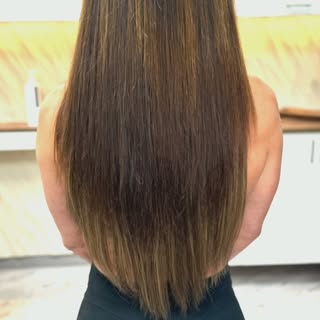 🎁I loved getting to put the brand new Undetectable Tape Row Extensions made by @easihairpro on my b