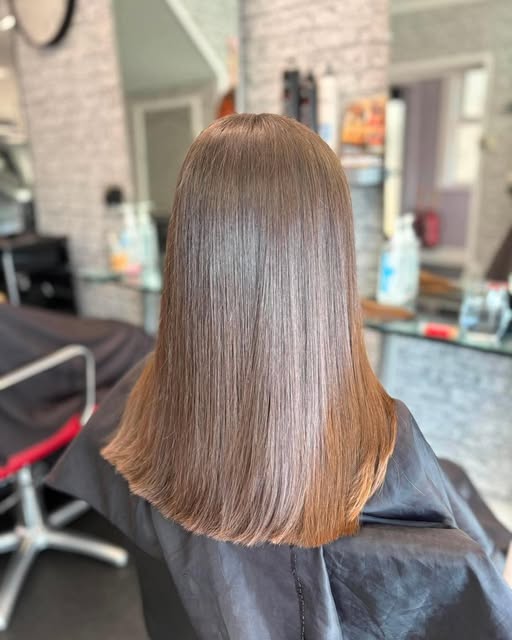 POST SUMMER REFRESH ☀️✂️
Stylist : Rebecca 

Our lovely client came in wanting a fresh post summer l