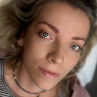 hairstroke brows 🪽

czyli technika pigmentacji brwi, w której każda linia ma znaczenie...

#włosmas