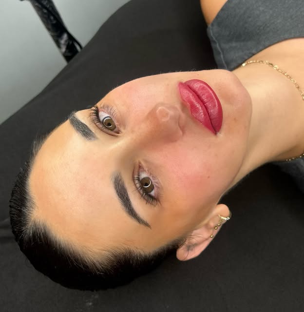 ✨ ¿Quieres aprender a crear unos labios así de bonitos? 💋

En mis formaciones te enseño paso a paso