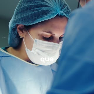 Una prótesis mamaria puede aumentar el volumen, pero no corrige todas las características que ya exi