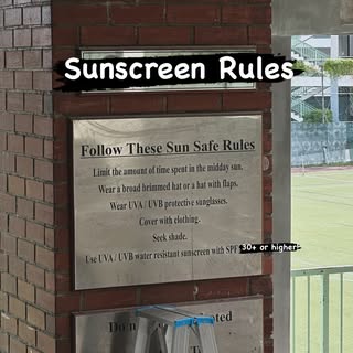 SPF: The Non-Negotiables ☀️
1.	Two-Finger Rule ✌️
Index and middle fingers. Anything less may not ha