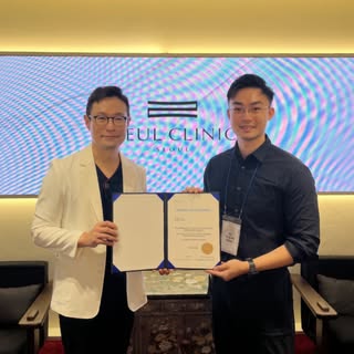 Incredible session with @hosung_choi_cosmeticsurgeon for skin rejuvenation with the application of @