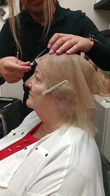 Say goodbye to bald & thinning hair 
Look at this stunning transformation 🤍

Fuller, longer hair wi