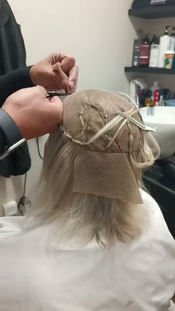 Mesh integration for thinning hair and hair loss 🤍

A bespoke hair topper combined with weft extens