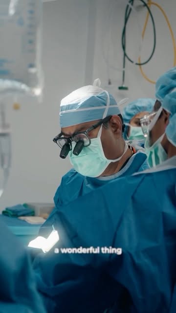 A full facelift. No general anesthesia. In the office. 😮

Dr. Shah has been performing facelifts un