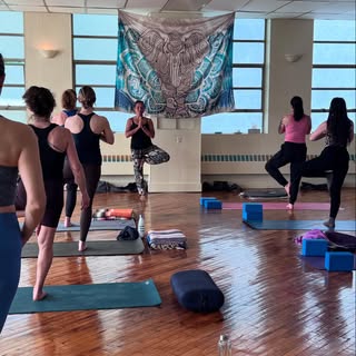 This Sunday and next Sunday (9/28 and 10/5) I will be teaching flow and meditation from 9 to 10:15 a