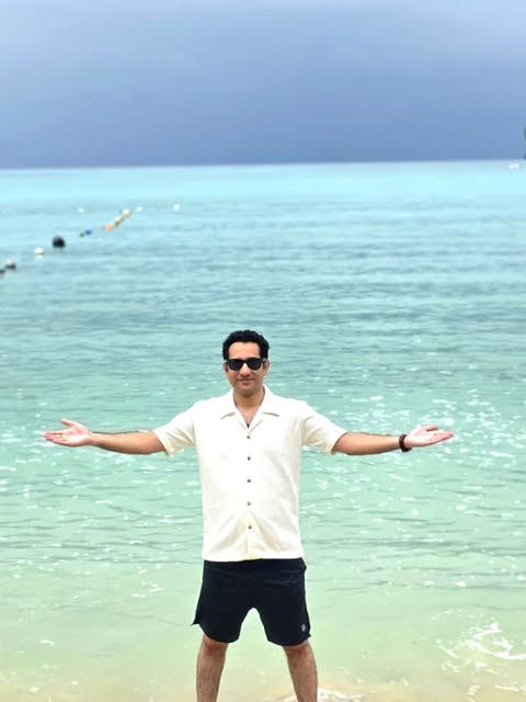 Meet me where the Sky touches the sea 🌊 🥰

#phiphi #phiphiisland  #drsalman #medicaltourism #trave