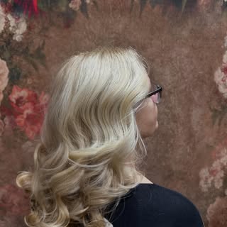 Werbung Dreidimensionales
Blond! Ohne Bildbearbeitung
Blond ist vielseitig
Unterschiedliche Farbtöne