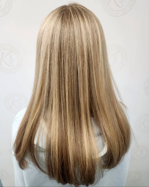 A total refresh ✨ 
@siobhanthehairtrainer brought this look to life with bright, dimensional highlig
