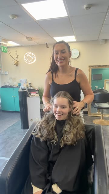 ✨ Birthday treat + first ever colour ✨

Virgin hair, a big moment… and now officially back-to-school