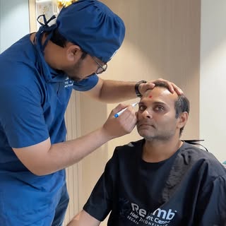 Hair Loss to High Confidence: The Ultimate Transformation! 🚀

Are you tired of hiding under hats or