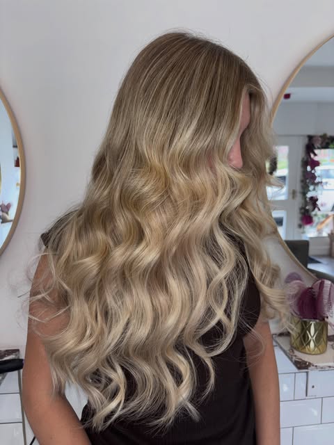 ARE YOU READY TO LEVEL UP YOUR SKILLS BY OFFER YOUR EXISTING CLIENTS HAIR EXTENSIONS ? 
If you’re al