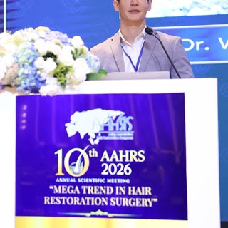 เป็นเกียรติที่ได้ร่วมบรรยายและนำเสนองานวิจัยเรื่อง Hyperbaric oxygen therapy กับการปลูกผมในงาน AAHRS