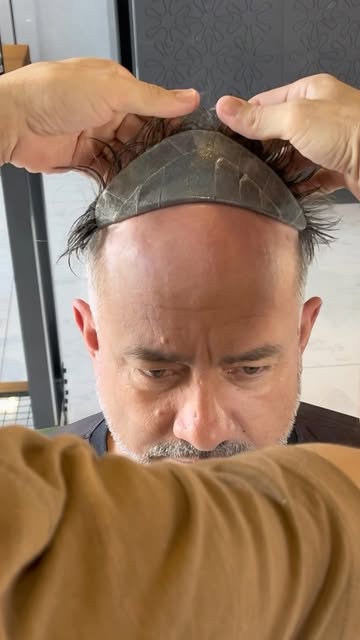 E SE VOCÊ VOLTASSE A SE OLHAR NO ESPELHO E GOSTASSE DO QUE VÊ? 
SUA AUTOESTIMA COMEÇA AQUI. 

#barbe