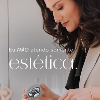 A dermatologia vai muito além da estética.

No consultório, eu atendo desde questões relacionadas à 
