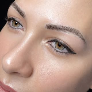 🌟 ¿SUEÑAS CON CEJAS PERFECTAS TODOS LOS DÍAS? 🌟
¡El microblading es la solución que estabas espera