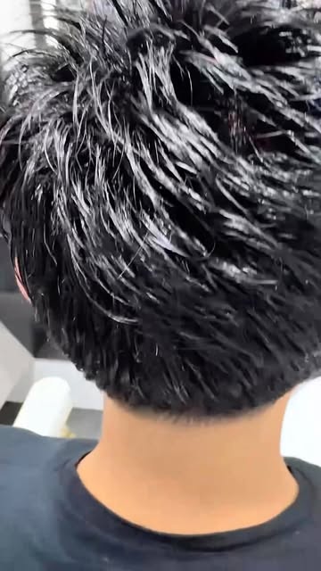 SAÇ DEĞİL, İMAJ DEĞİŞİR. 🔥

Doğal bir protez saç, fark edilmek için değil fark edilmemek için doğru