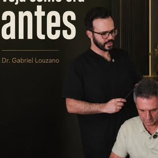 Um bom resultado começa muito antes do transplante capilar.

Durante o atendimento, o Dr. Gabriel Lo