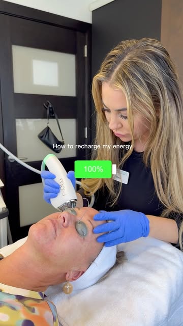 Laser season is here!!

Now is the time to reverse the sun damage from this summer and prep your ski