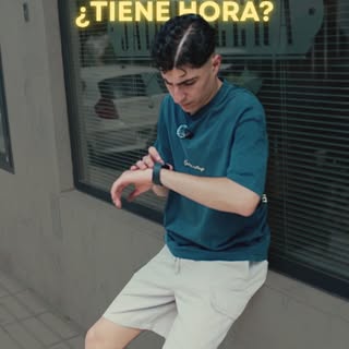 ¿Tan mal tengo el pelo que hasta por la calle me quieren meter a la peluquería? 💇‍♂️😅 La próxima v