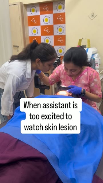 When the assistant is MORE excited to watch the procedure than the patient! 😂👀
Doctor doing the pr