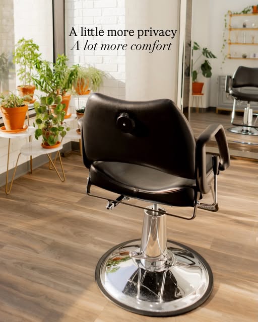 We know that coming in to talk about hair loss can feel vulnerable.

That’s why our salon has privat