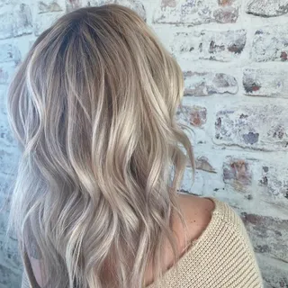 @renoblondes

Sweater weather ❄️
.
.
#renoblonde #blondehair #shortblonde #springshowers #springhair