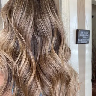 @renoblondes

S u m m e r R i b b o n s ✨
.
.
#balayagehair #paintedhair #renohair #renoblondes #spr