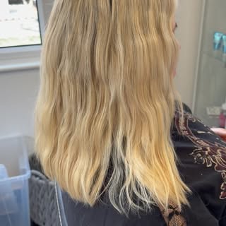 Another blonde highlighting session with this soon to be Mumma🤰

#soontobemommy #selflove #spending