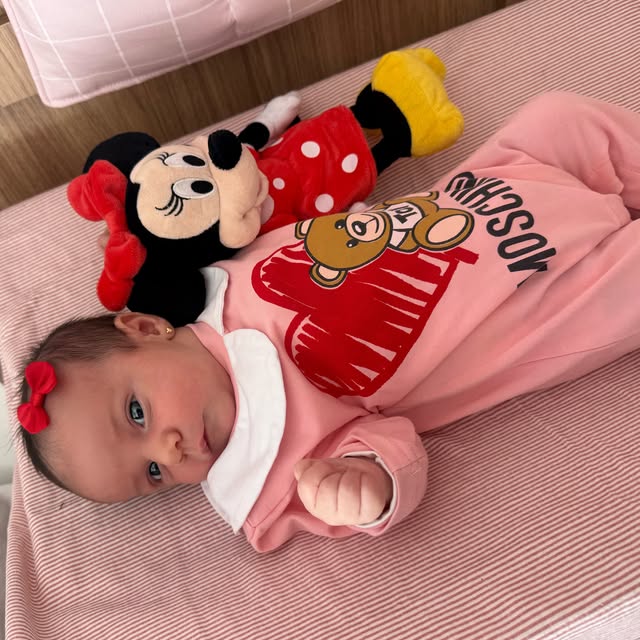 1 mês da nossa princesinha ♥️ 1 mês que nossa família ficou completa! 1 mês de muito amor ♥️ 
Te ama