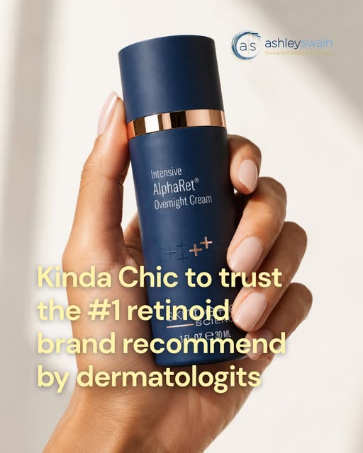 Consider AlphaRet the chicest step in your routine. ✨

This lightweight retinoid cream smooths textu