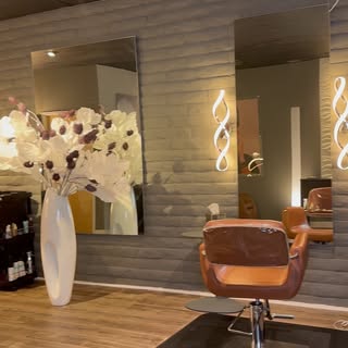 Step into a private appointment with Ric Kent and relax while we focus on your hair—one-on-one. You’