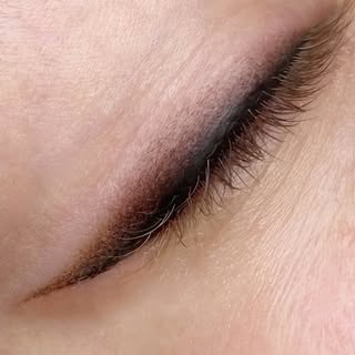 5 Year Old Eyeliner Transformation ✨

A beautiful refresh from an older classic eyeliner into a soft