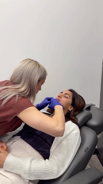 Lip filler doesn’t always have to mean adding volume 💉

Sometimes, the goal is simply hydration, sm