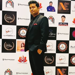 Indian Icon of the Year 2023 Award was awarded to ( NRG Wellness & AKS Aesthetic Hair Transplant) Dr