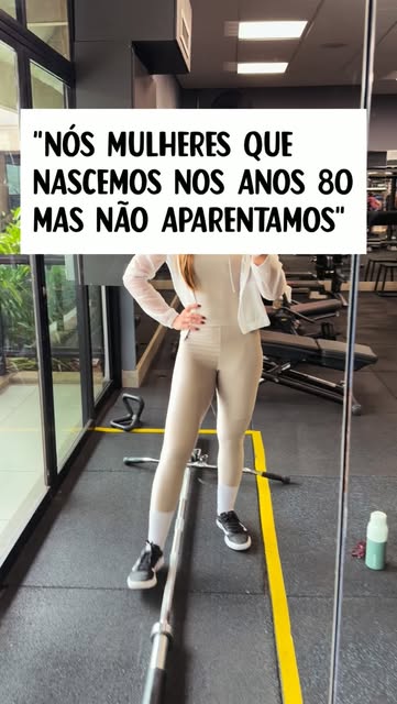 Piadas a parte, mas a gente treina, estimula colágeno, aplica Botox e se acha a gata-garota… Até pas