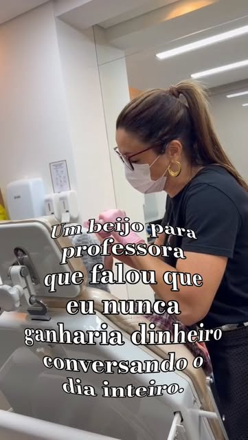 44 anos que abri o falador e nunca mais fechei 😂😂😂

E vocês ainda ainda dão papo… aí que falo mes