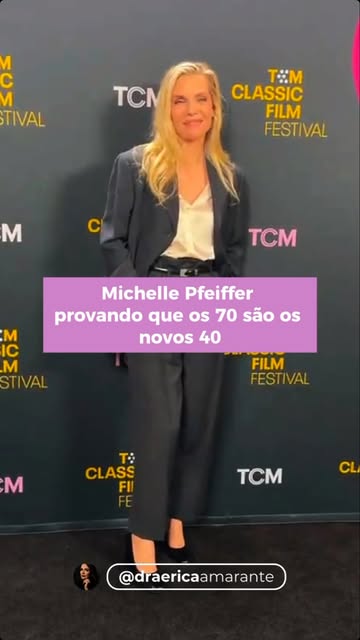 Michelle Pfeiffer é um lindo exemplo de que envelhecer bem não significa tentar parecer ter 20 anos 