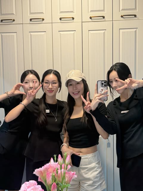 ✨ So happy to welcome Victoria back! ✨

A warm welcome back to Victoria, who visited us again all th