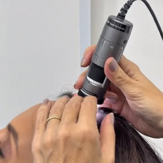 Seu cabelo está afinando, mas você ainda não percebeu? 👀

A perda de volume capilar costuma acontec