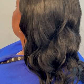 …Wig where? It’s giving scalp for me @christychasehairlossexpert 
No more tripping off hairloss  I s