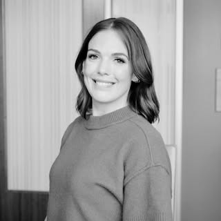 Meet Brittney Glynn— Our incredible Patient Consultant. Brittney brings expertise in advanced hair r